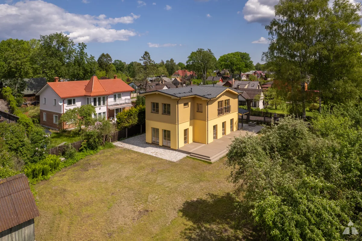 Jūrmala, Melluži, Kanālu iela 26A
