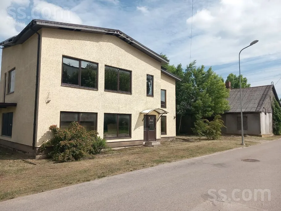 Daugavpils 25, Līvāni