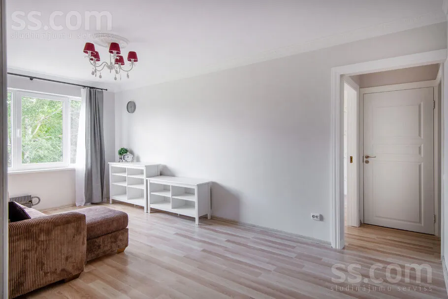 Balta 19, Ilguciems