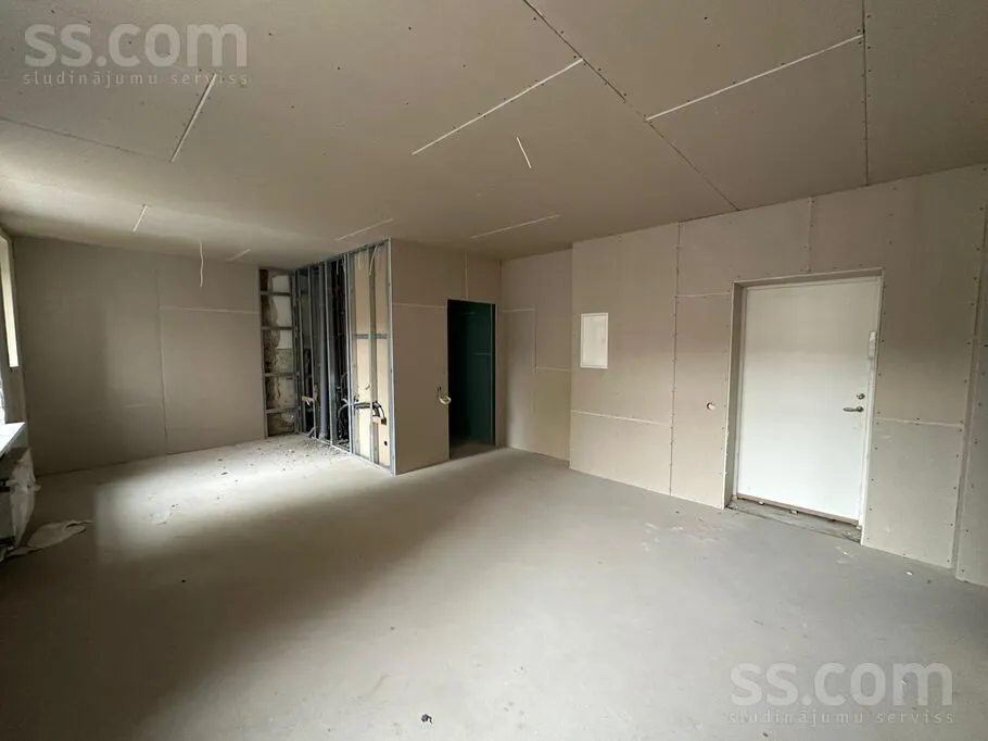 Laboratorijas 36, Centre