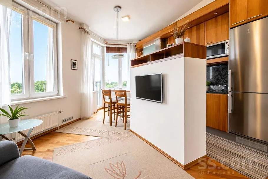 Brivibas 338, Centre