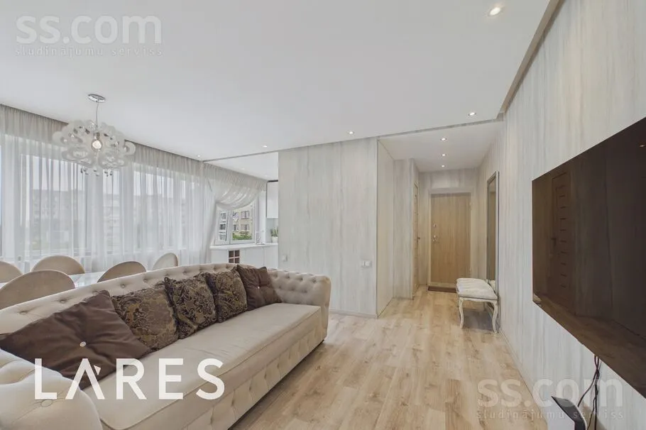 Latgales 222b, Krasta st. area