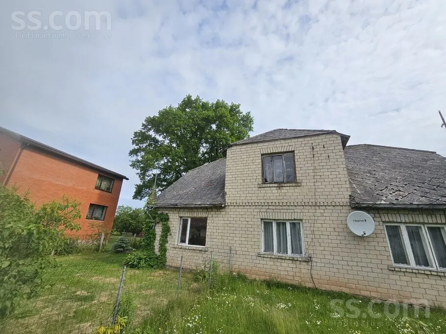 Loku iela 25, Valmiera