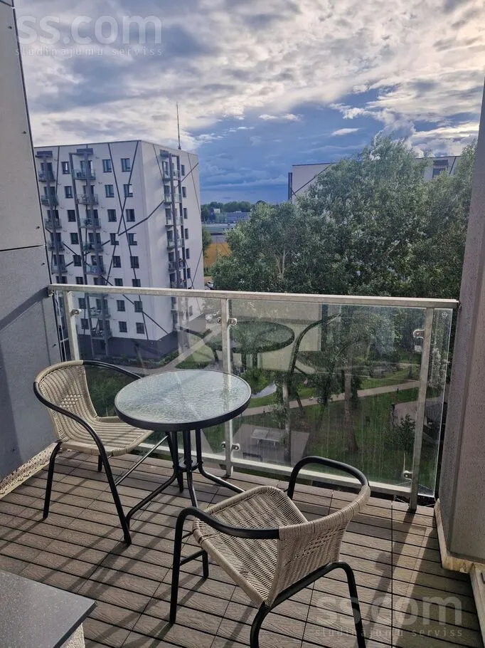 Latgales 190, Krasta st. area