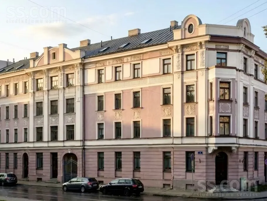 Dagdas 4, Centre