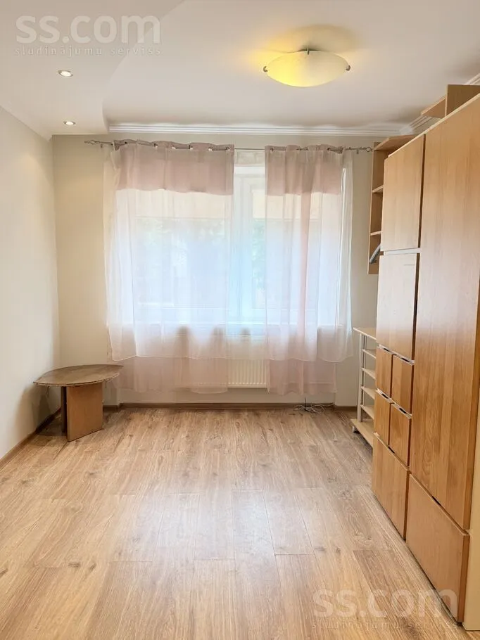 Stabu 104, Centre