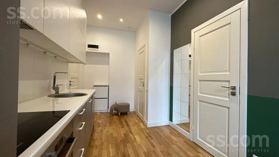 Tallinas 90a, Centre
