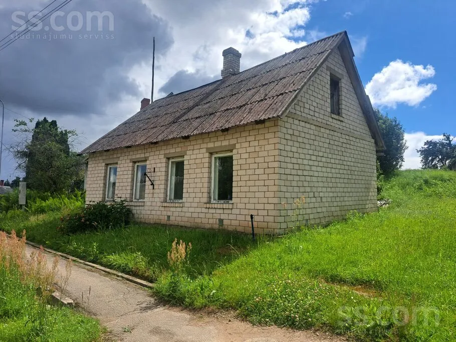 Biržu 16, Viesīte