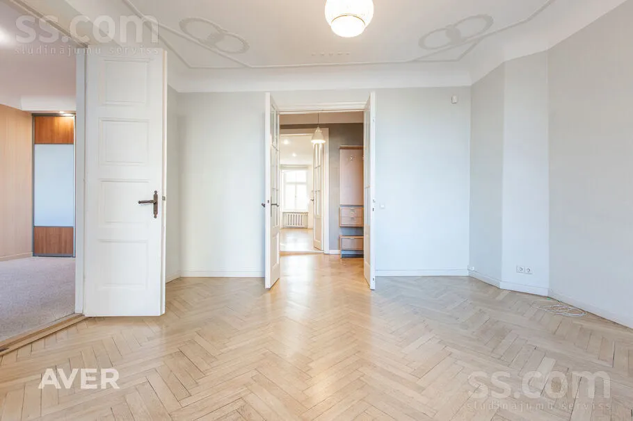 Stabu 46/48, Centre