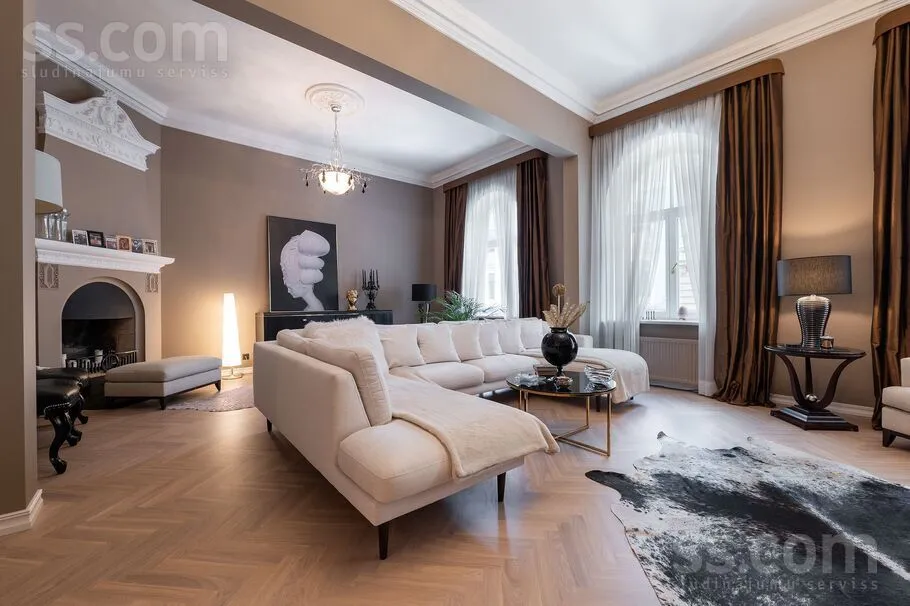 Elizabetes 22, Centre