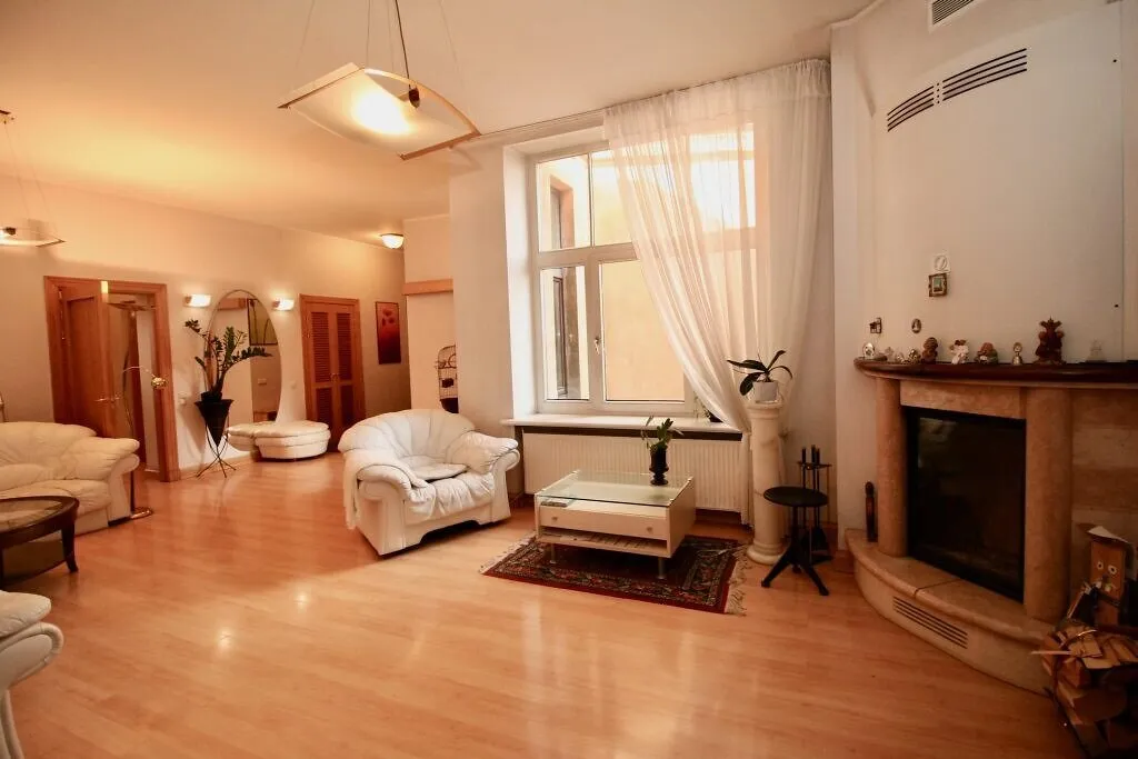 Rīga, Centrs, Lāčplēša iela 52