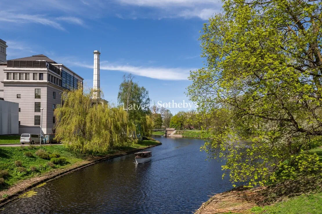 Rīga, Centrs, Raiņa bulvāris 27