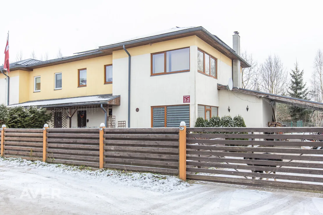 Salaspils nov., Salaspils pag., Balto ķiršu iela 3