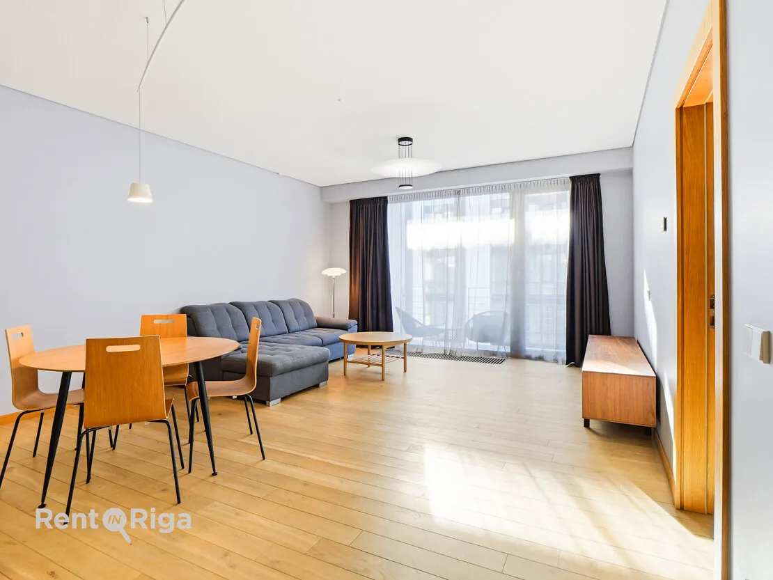 Rīga, Centrs, Dzirnavu iela 83