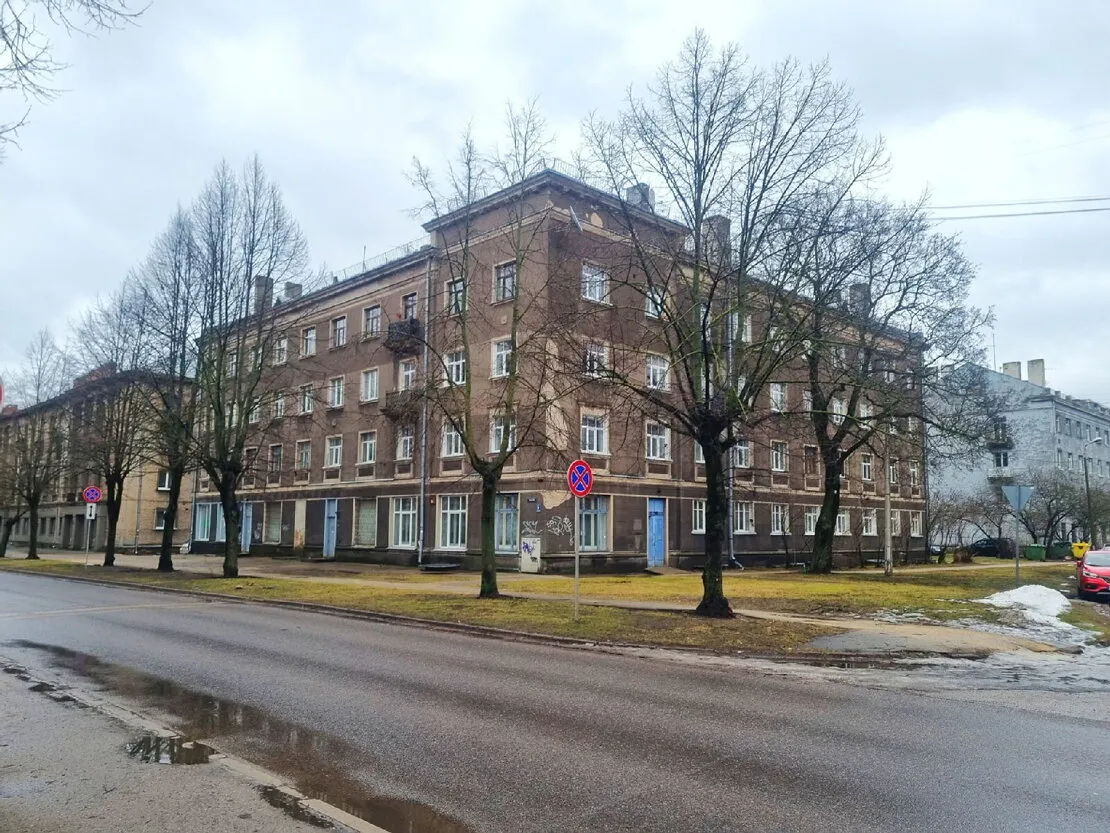 Rīga, Mīlgrāvis, Ezera iela 9