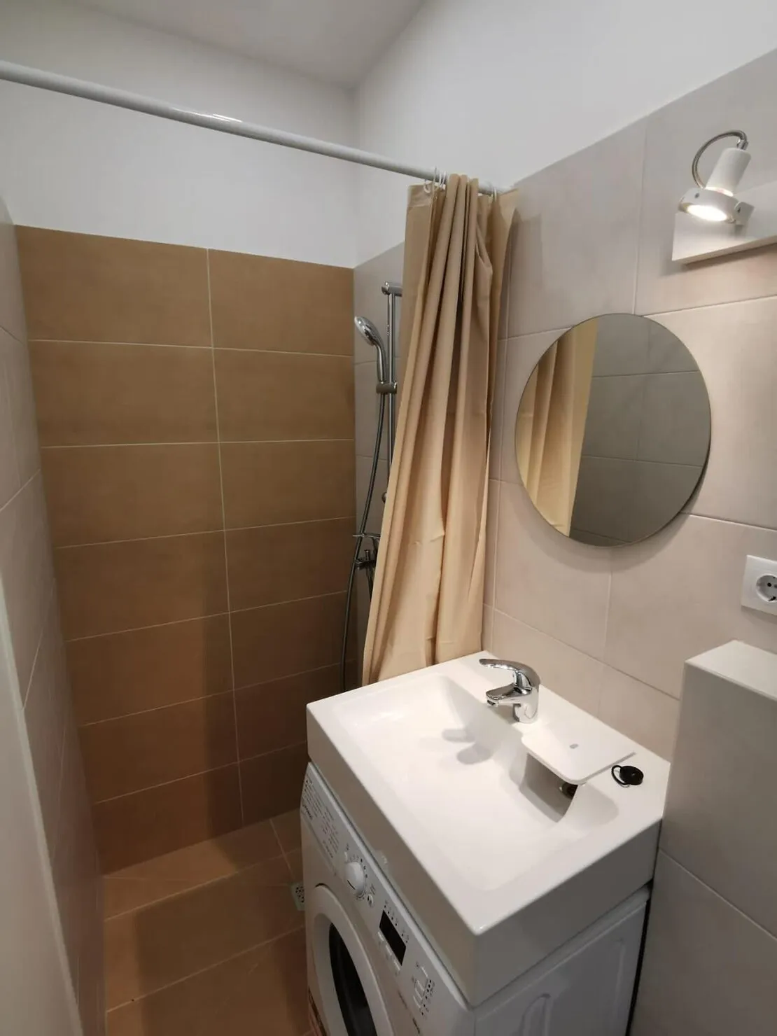 Rīga, Centrs, Bruņinieku iela 121B