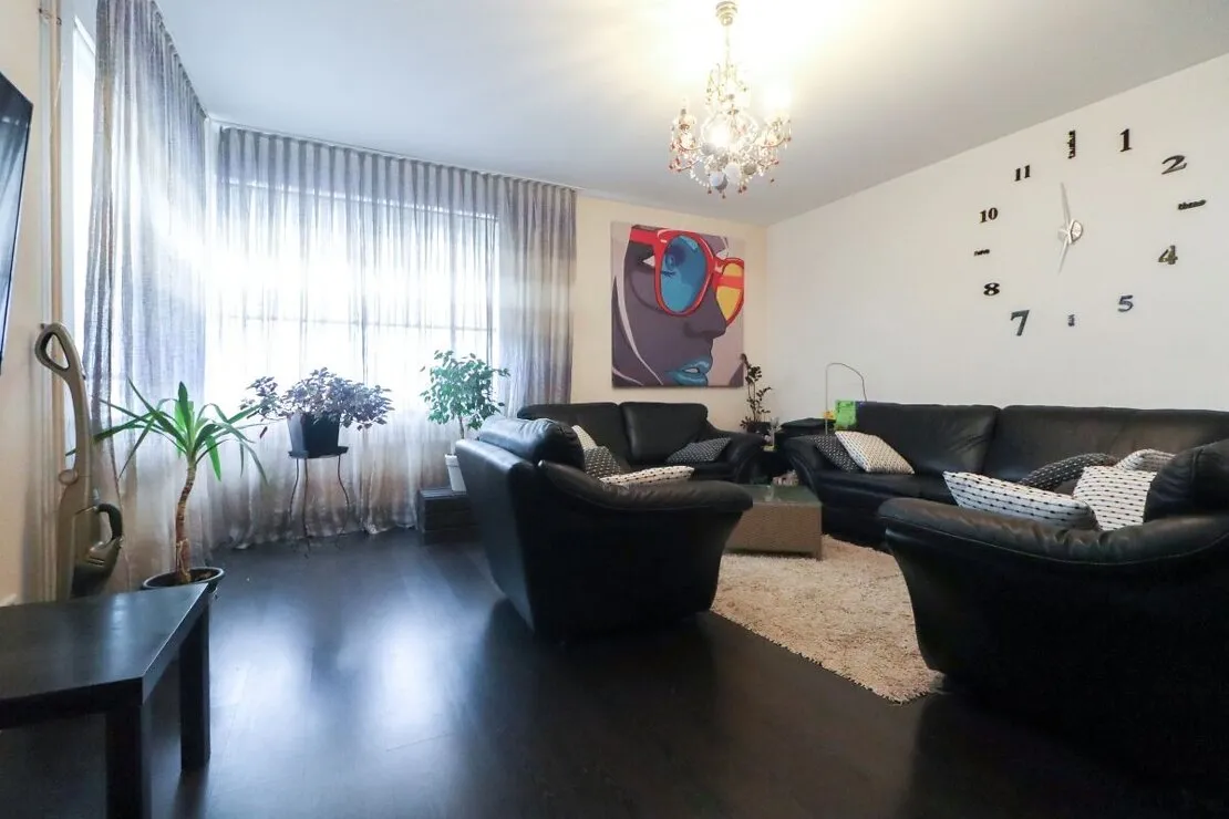 Rīga, Zolitūde, Anniņmuižas iela 20
