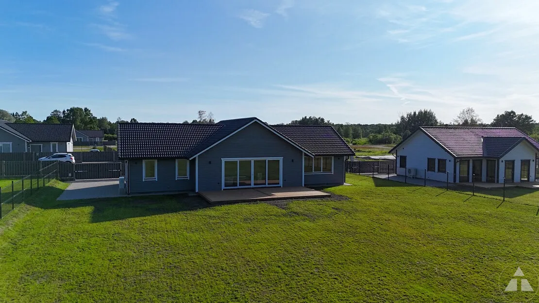 Liepāja, Zemeņu iela 9