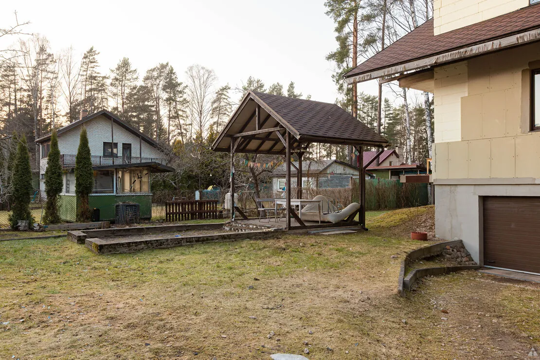 Saulkrastu nov., Zvejniekciems, Grāvja iela 1