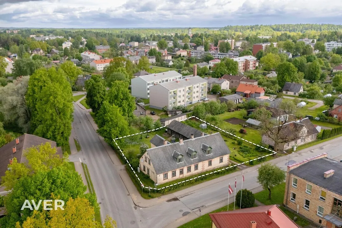 Alūksne, Raiņa bulvāris 18