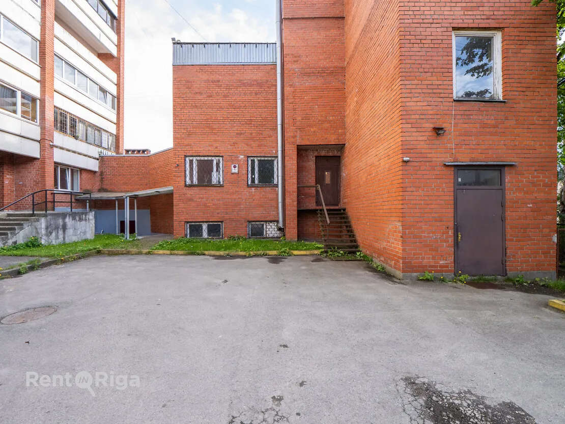 Rīga, Sarkandaugava, Lāpstu iela 4