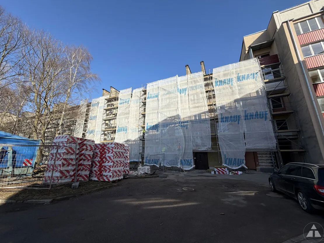 Liepāja, Roņu iela 5