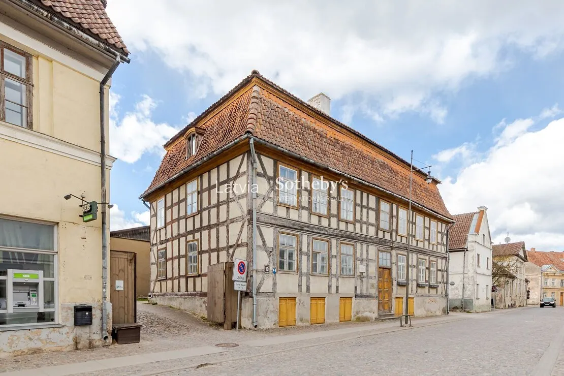 Kuldīga, Baznīcas iela 10