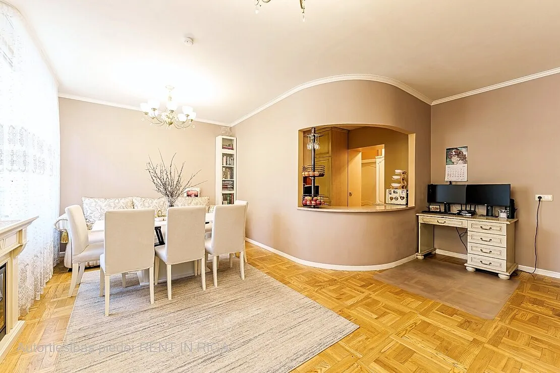 Rīga, Centrs, Emīlijas Benjamiņas iela 10