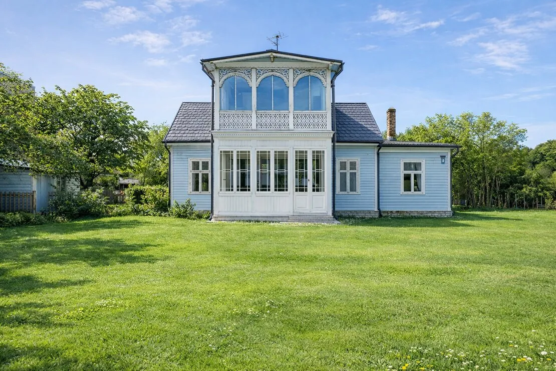 Jūrmala, Melluži, Kanālu iela 8
