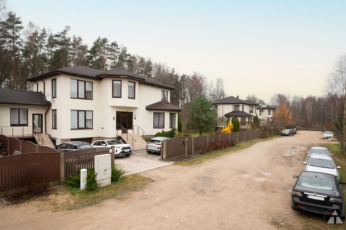 Ropažu nov., Ulbroka, Līdaciņu iela 3