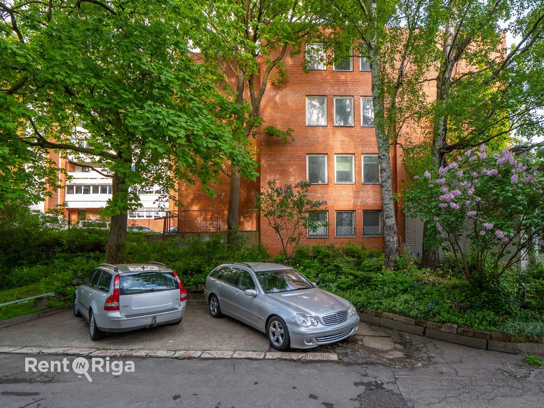 Rīga, Sarkandaugava, Lāpstu iela 4