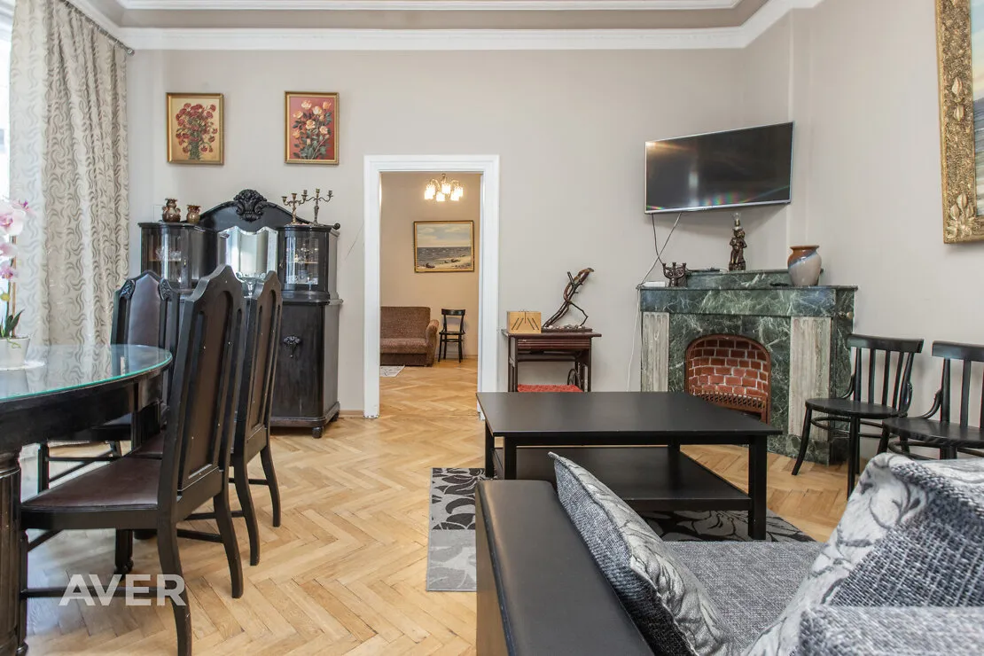 Rīga, Centrs, Strēlnieku iela 1b