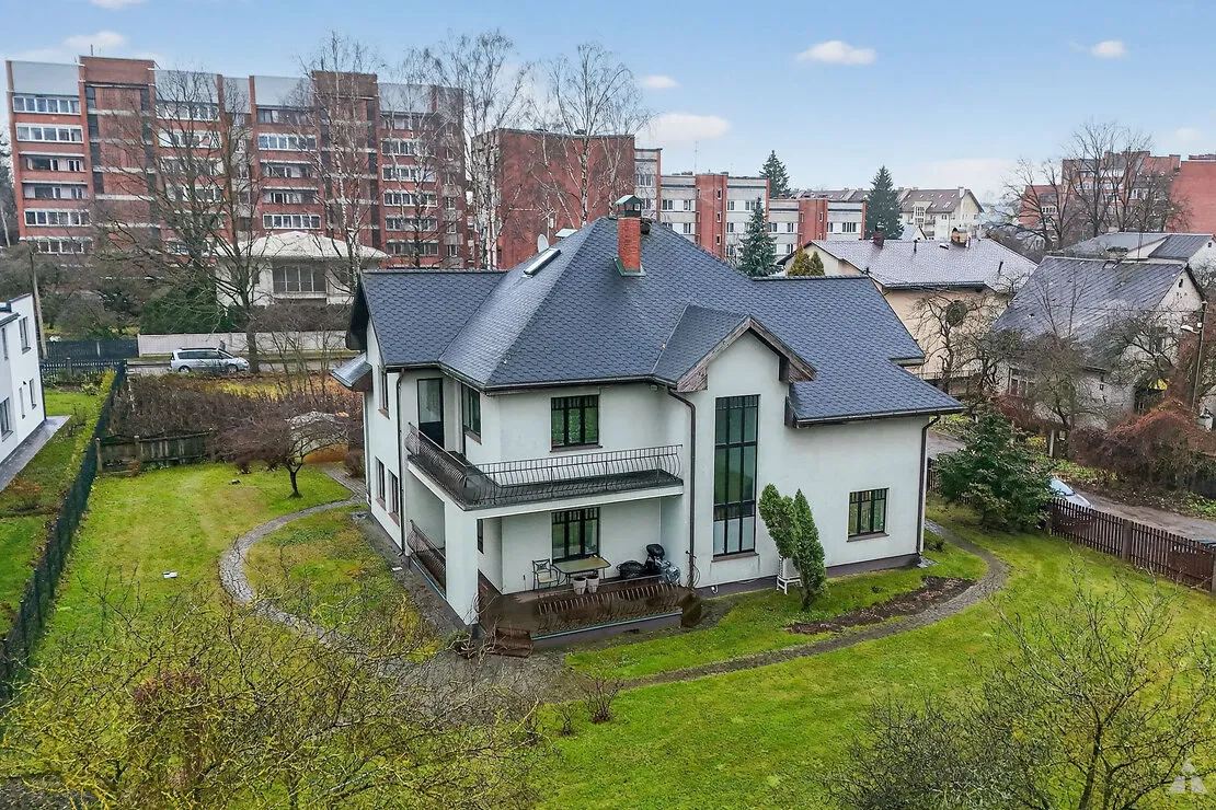Rīga, Dārzciems, Plaužu iela 4