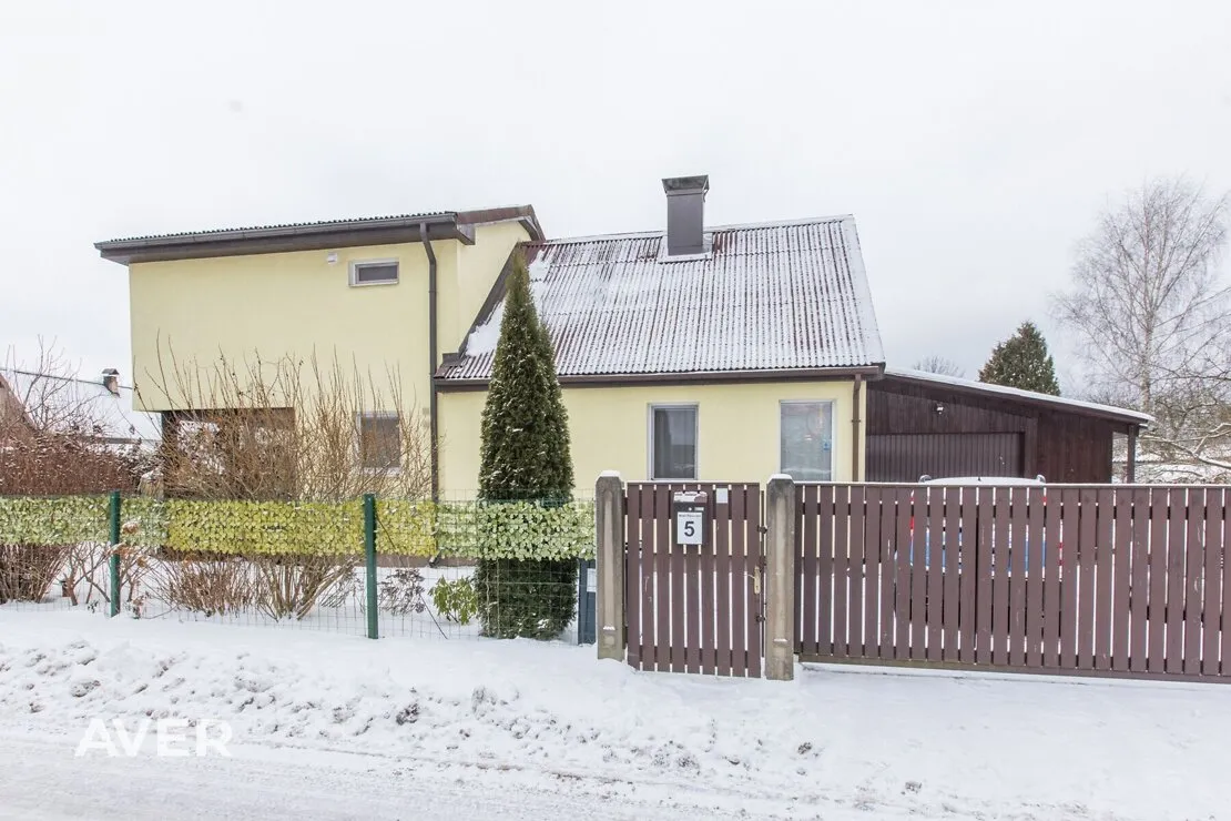 Ādažu nov., Carnikava, Mazā Pļavu iela 5