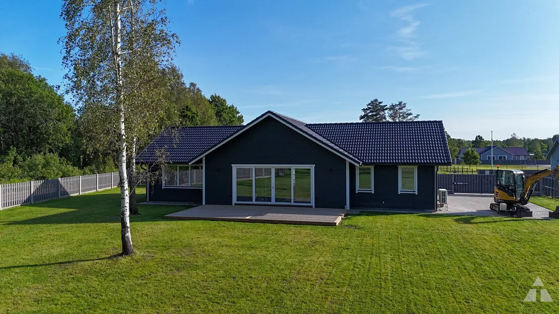 Liepāja, Zemeņu iela 13