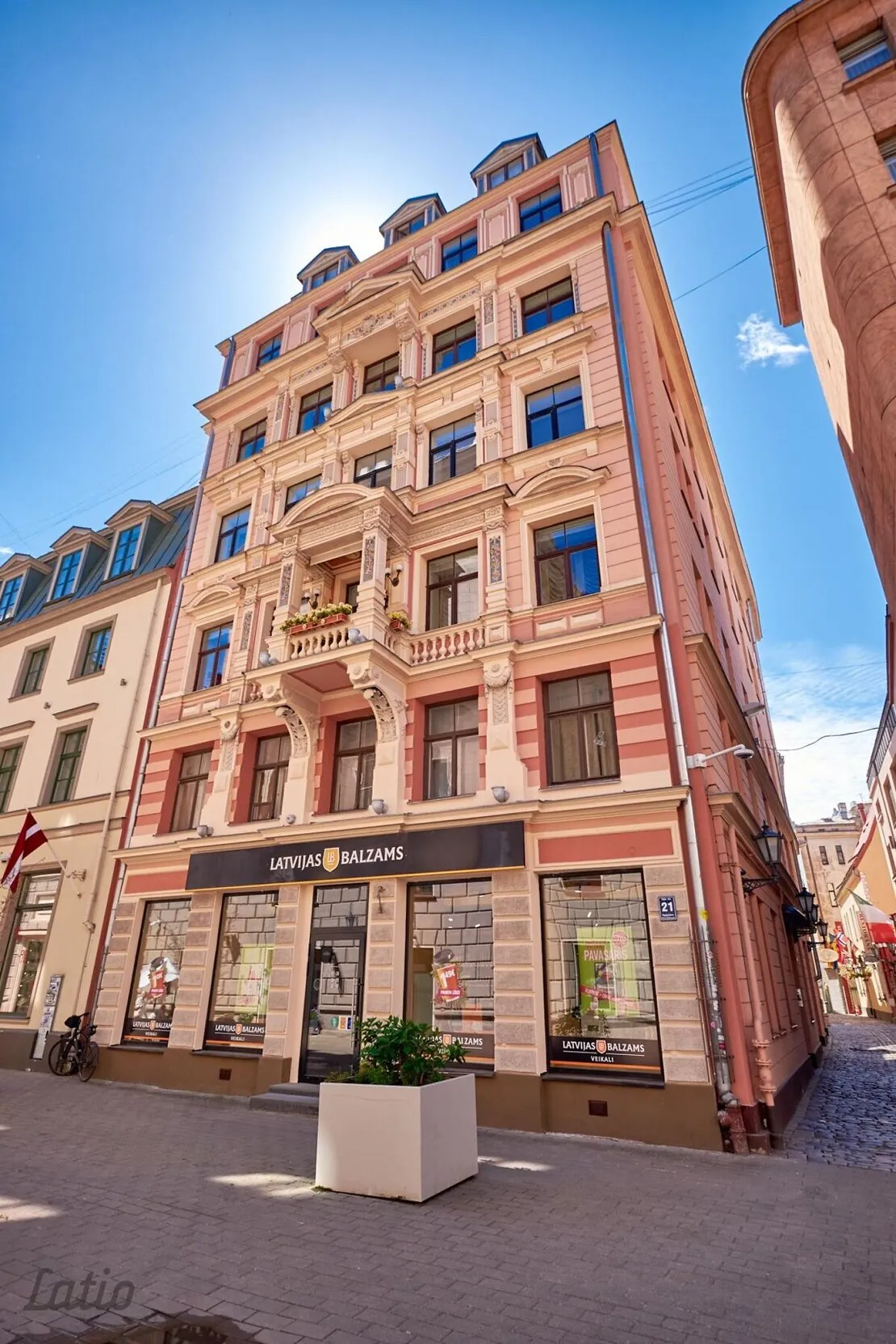 Rīga, Vecrīga, Vaļņu iela 21