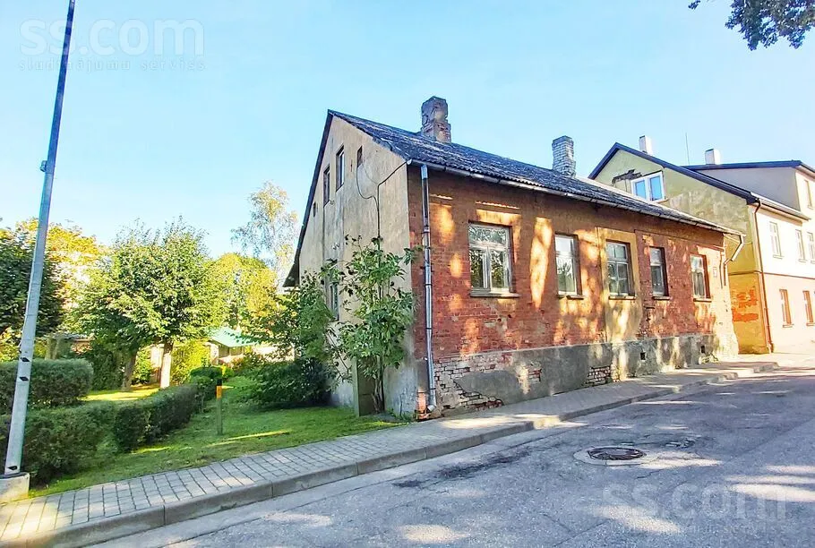 Raiņa 37, Durbe