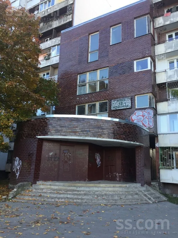 Eizenshteina 57/1, Mezhciems