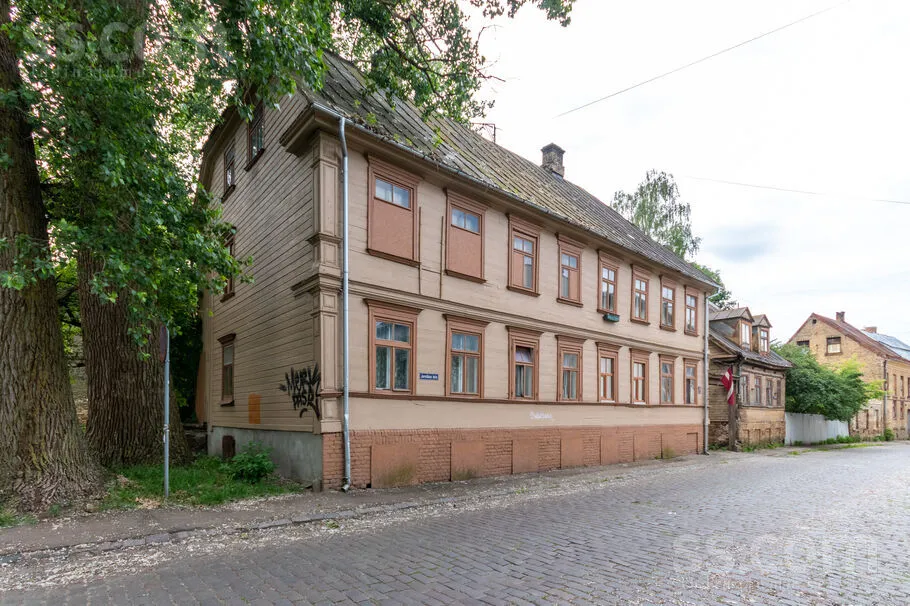 Latgales 99, Centre