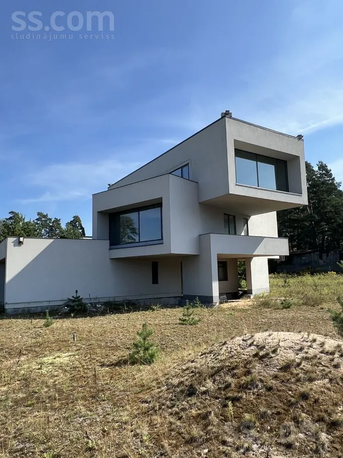 Breksu 8, Breksi