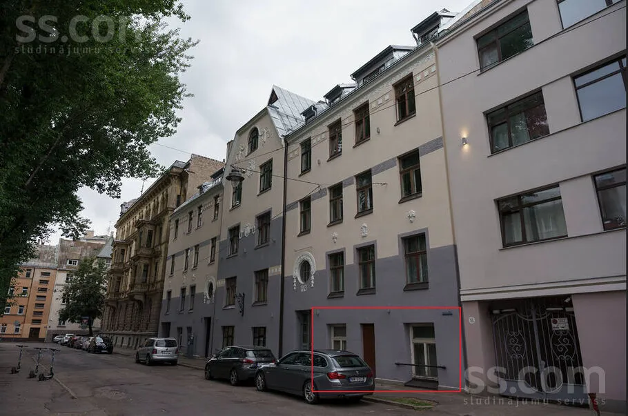Veru 3, Centre
