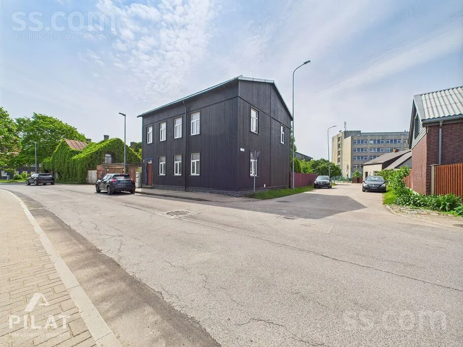 Vidusceļa iela 10, Liepaja