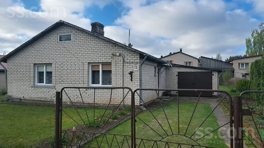 Radžu iela 15, Jēkabpils