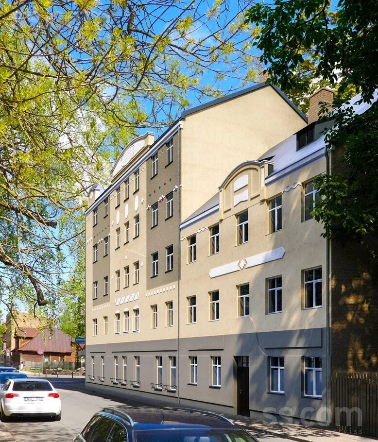 Sadovnikova 30, Centre