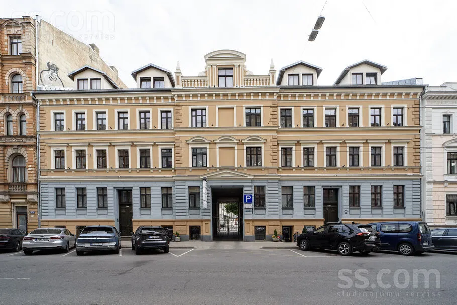 Stabu 54, Centre