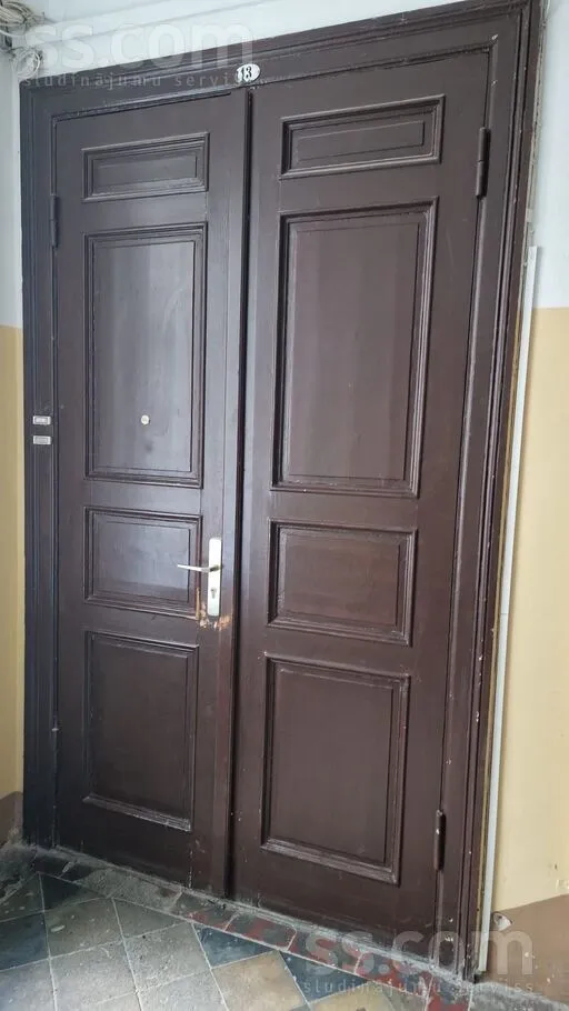 Avotu 3, Centre