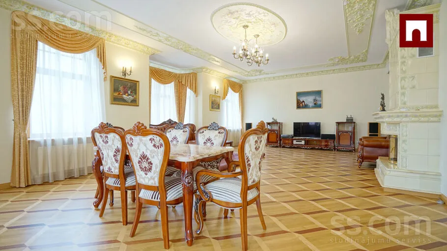 Brivibas 76, Centre