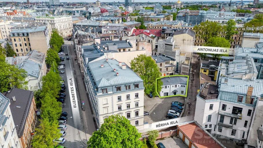 Elizabetes 2a, Centre