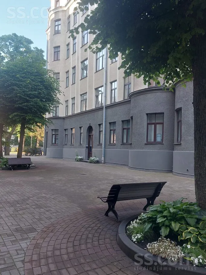 Pulkv. Briezha 7, Centre