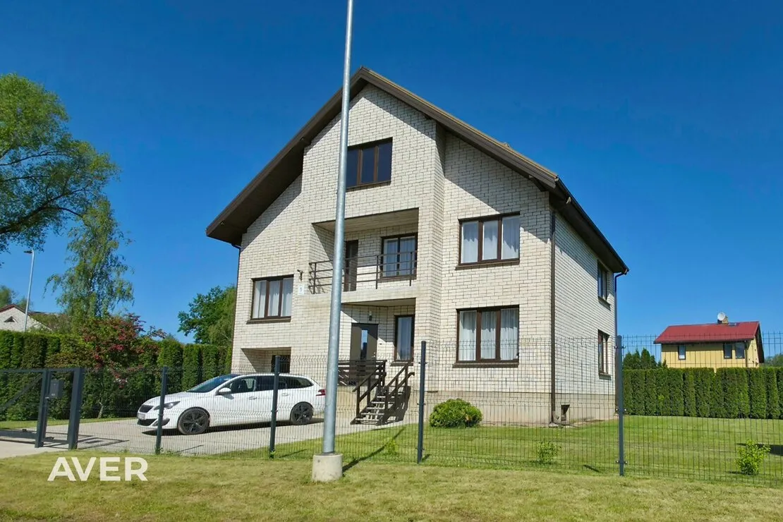 Sigulda, Upeņu iela 1